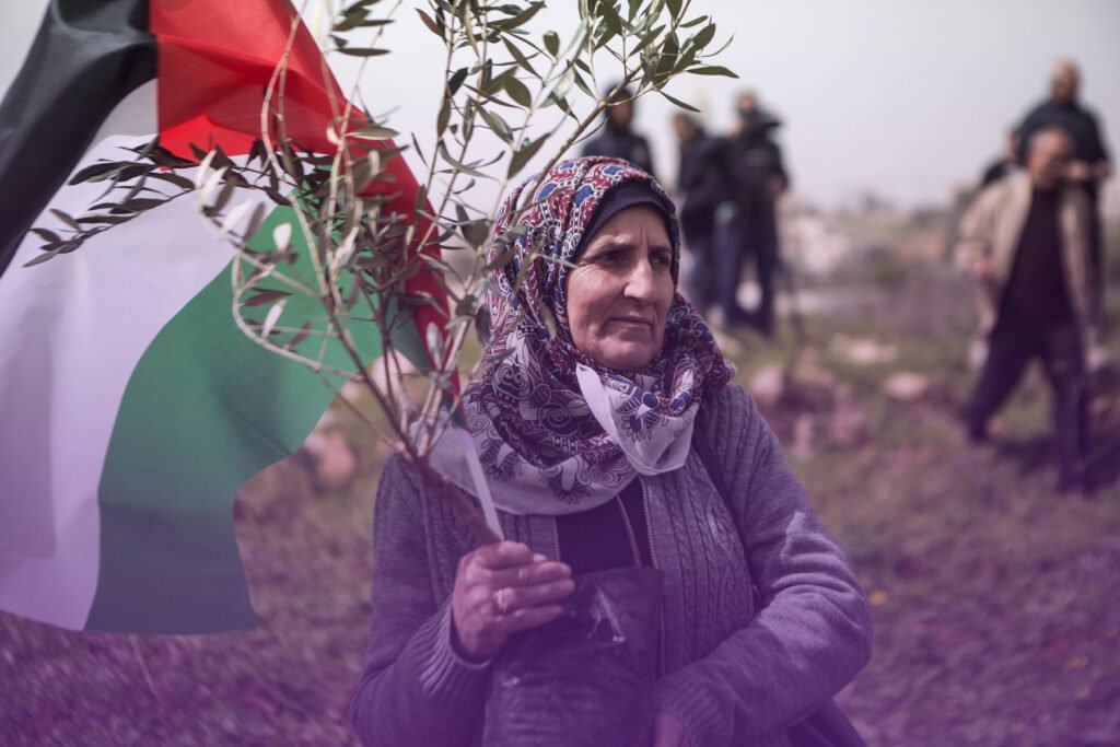 إضاءات على تاريخ المقاومة عند المرأة الفلسطينية
